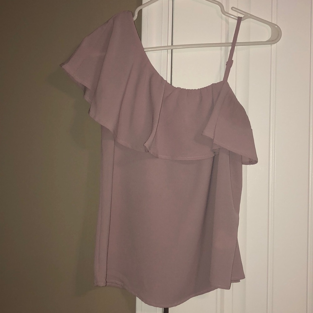 One shoulder top